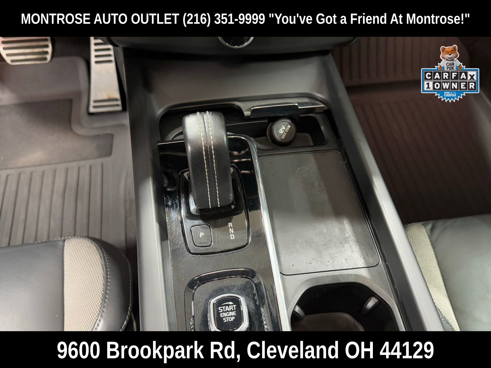 Used 2022 Volvo XC60 T8 R-Design w/ Advanced Package image 26