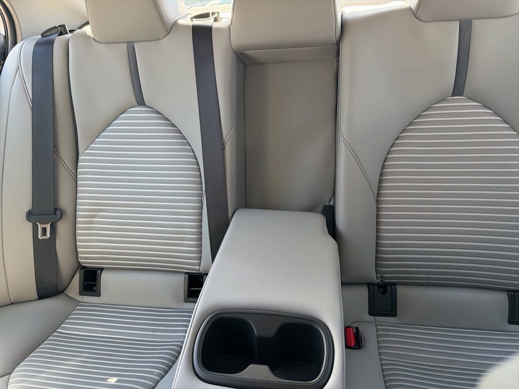 Used 2024 Toyota Camry SE image 13