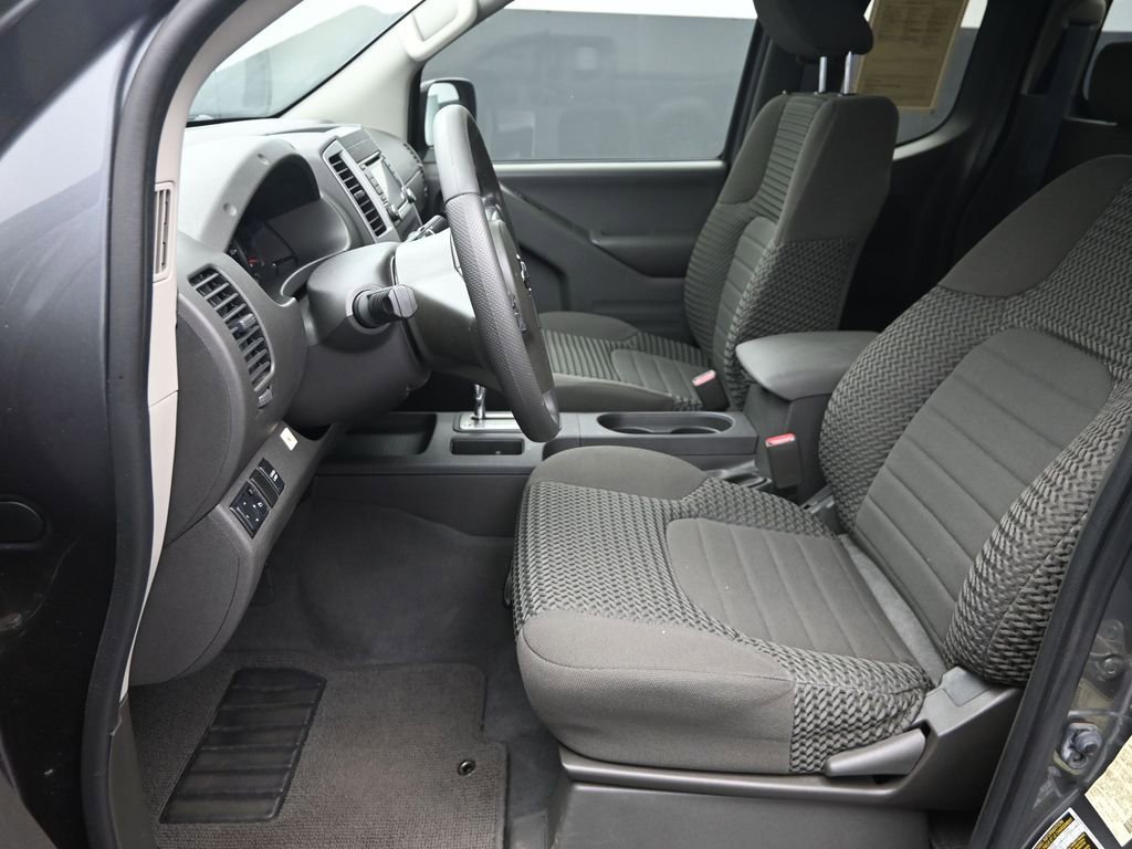 Used 2018 Nissan Frontier SV image 12