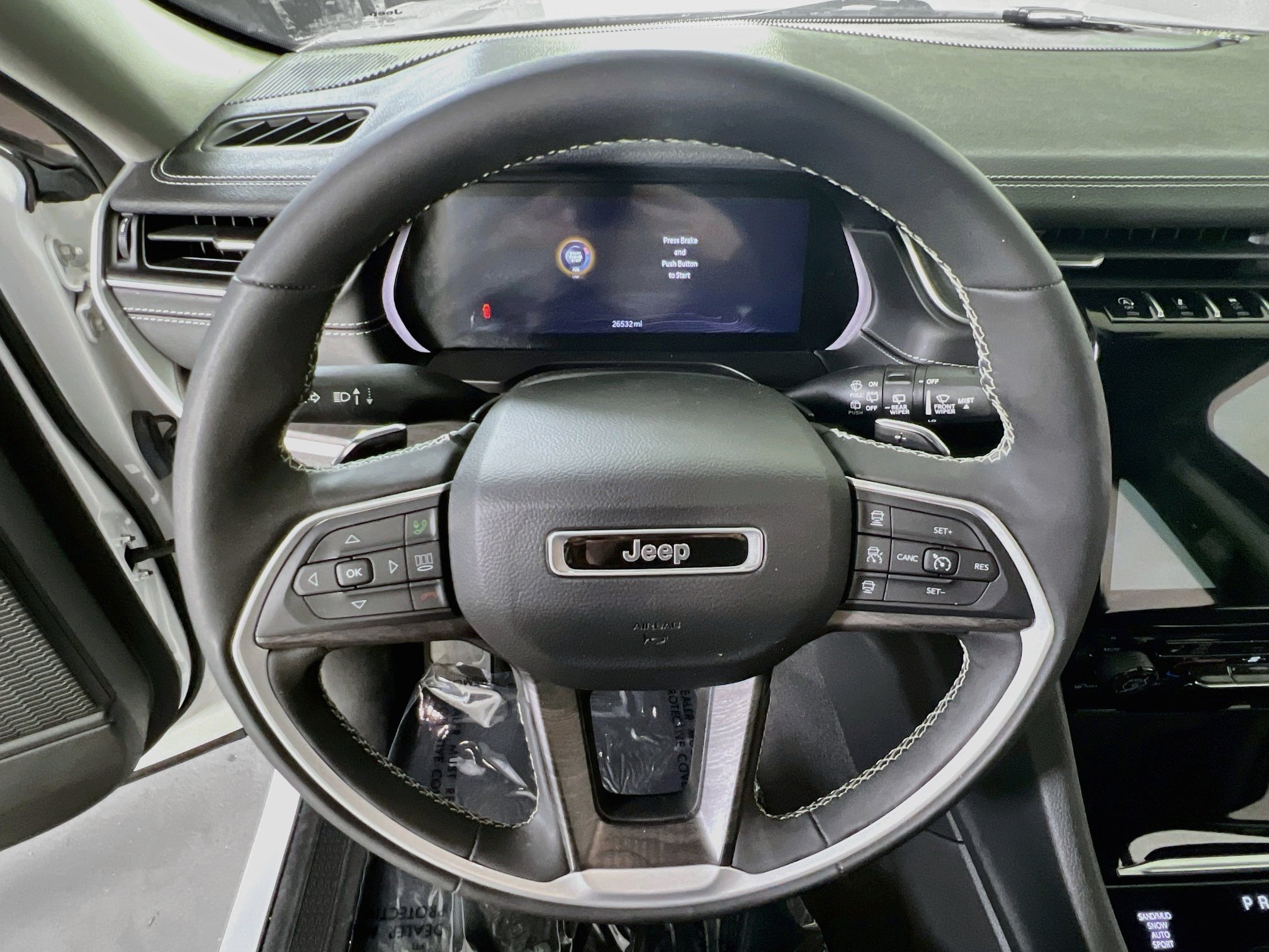 Used 2023 Jeep Grand Cherokee Limited AWD/4WD image 11