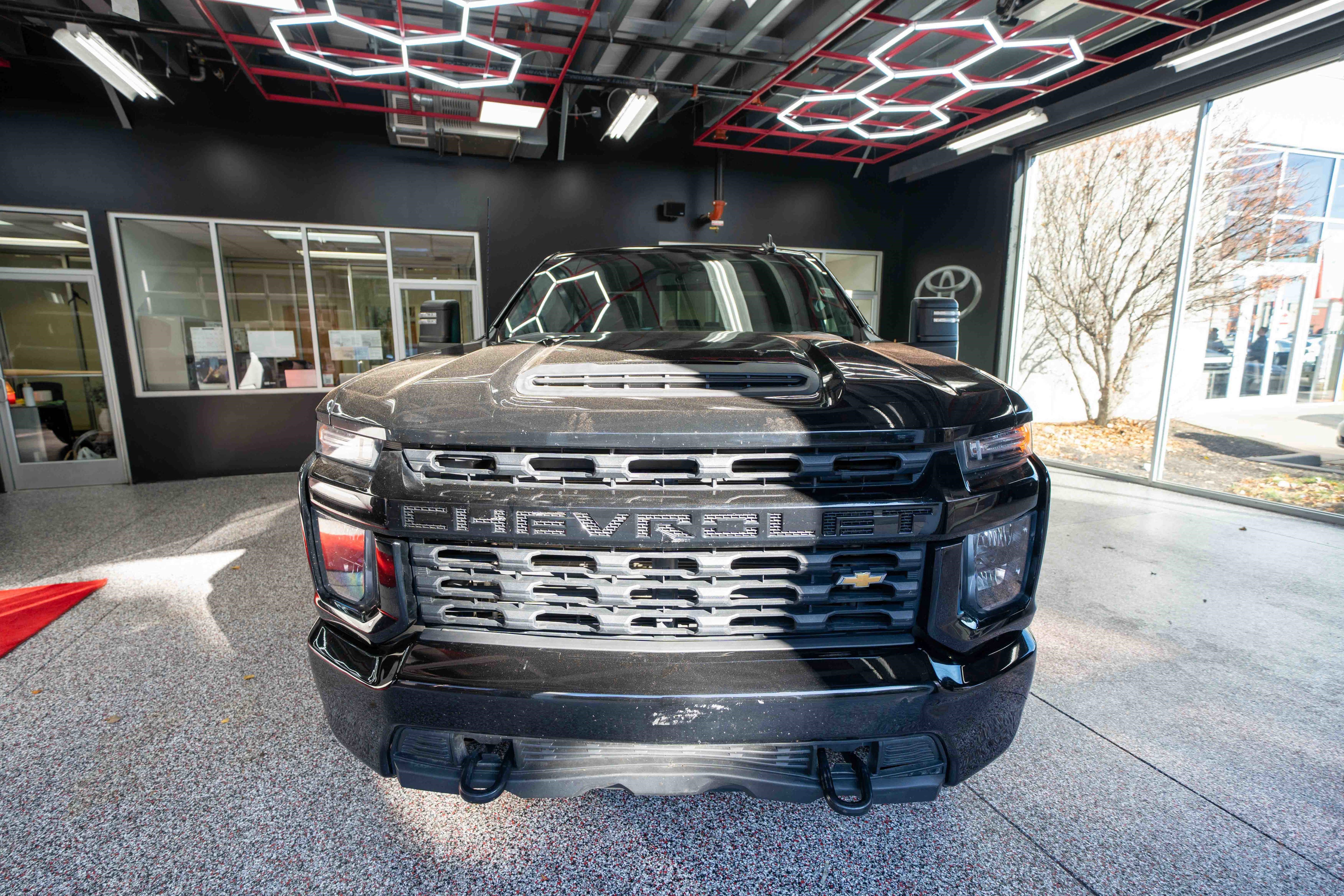 Used 2021 Chevrolet Silverado 2500 Custom w/ Custom Value Package image 6