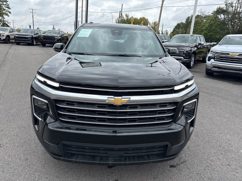 Used 2025 Chevrolet Traverse LT image 8