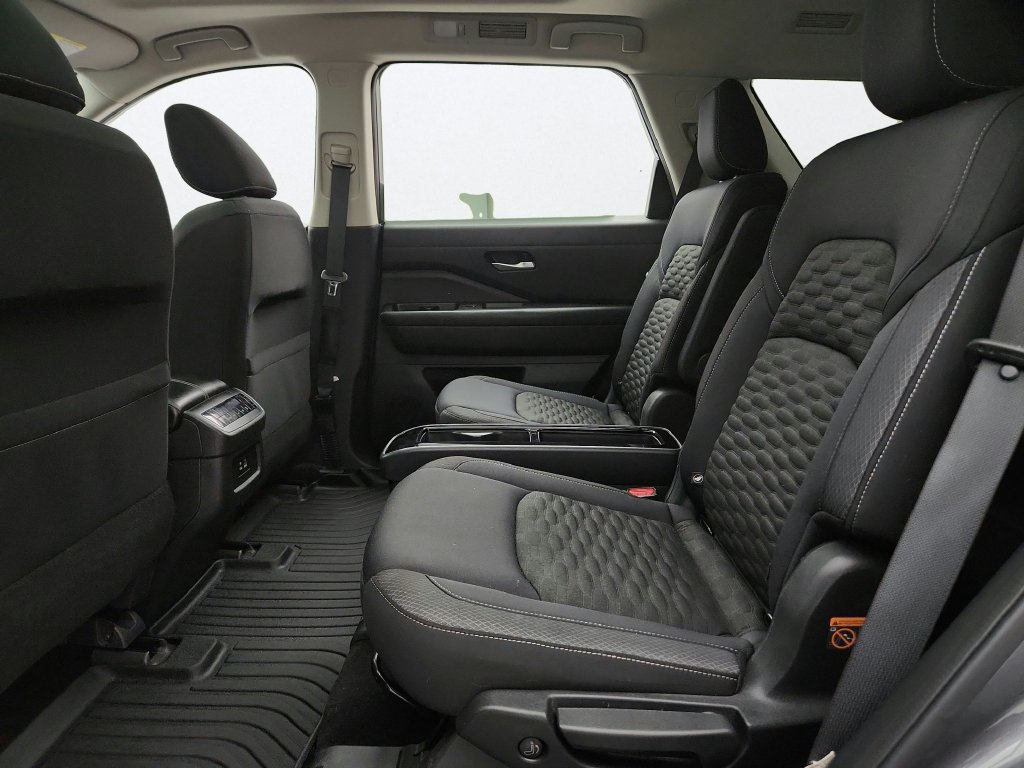 Used 2022 Nissan Pathfinder SV w/ SV Premium Package AWD/4WD image 24