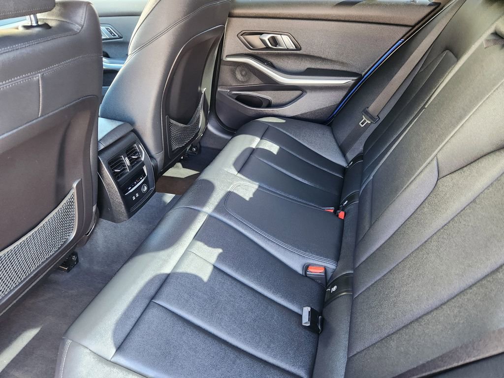 Used 2020 BMW 330i xDrive 330i xDrive w/ M Sport Package image 26
