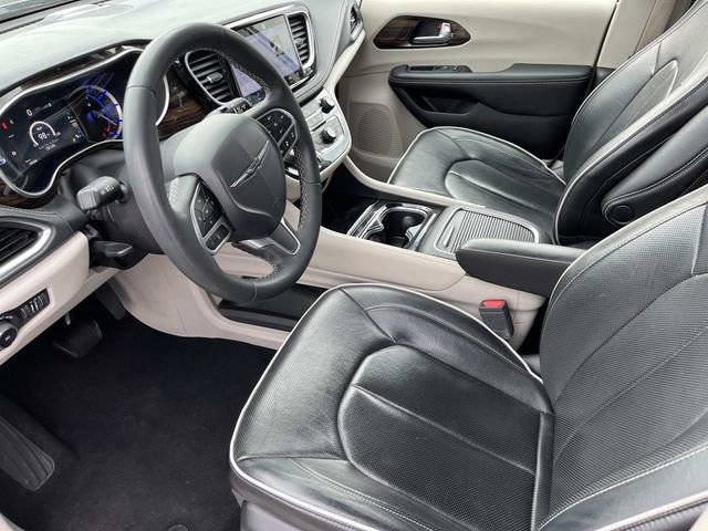 Used 2023 Chrysler Pacifica Limited FWD image 28