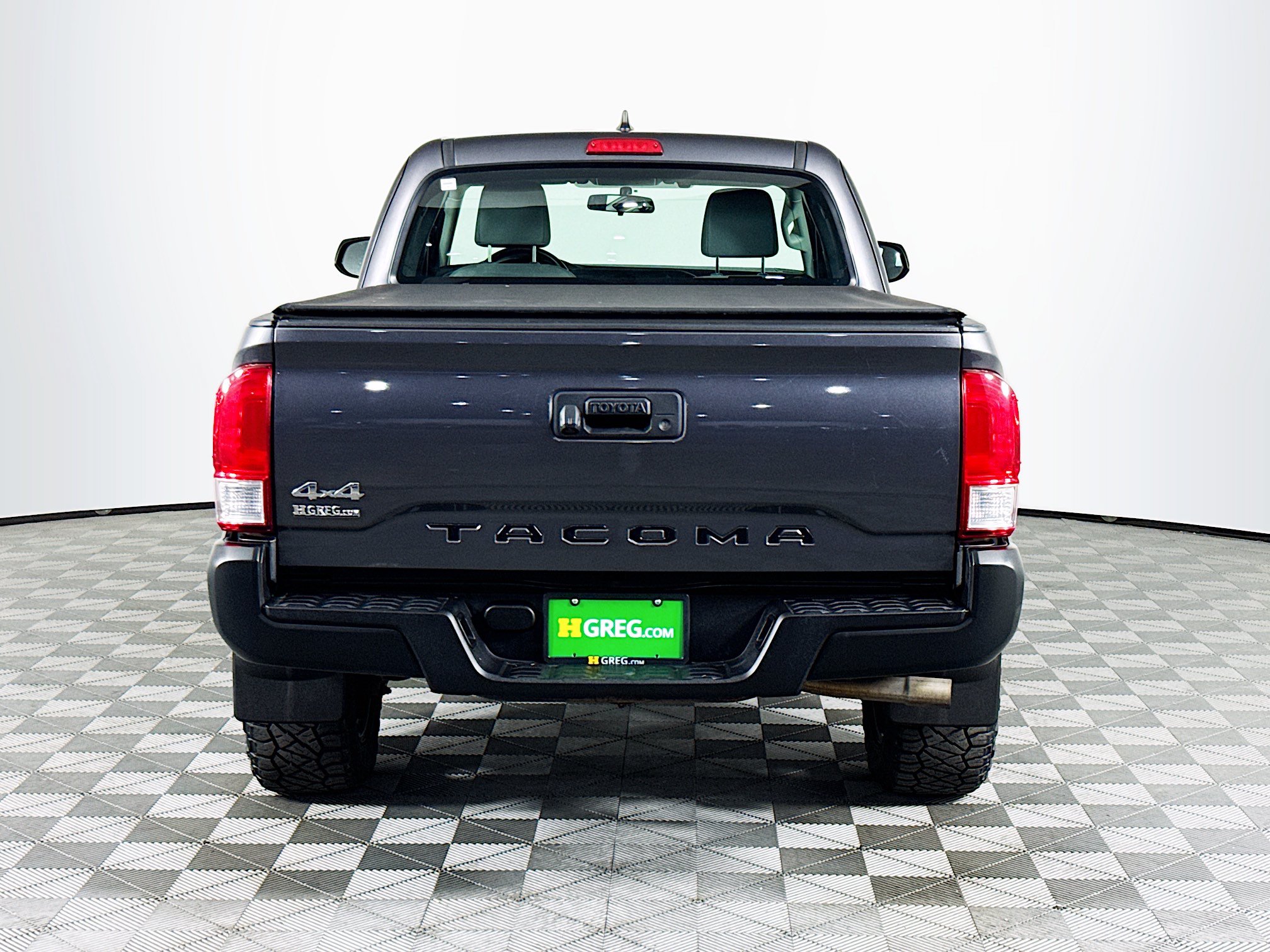 Used 2017 Toyota Tacoma SR AWD/4WD image 7