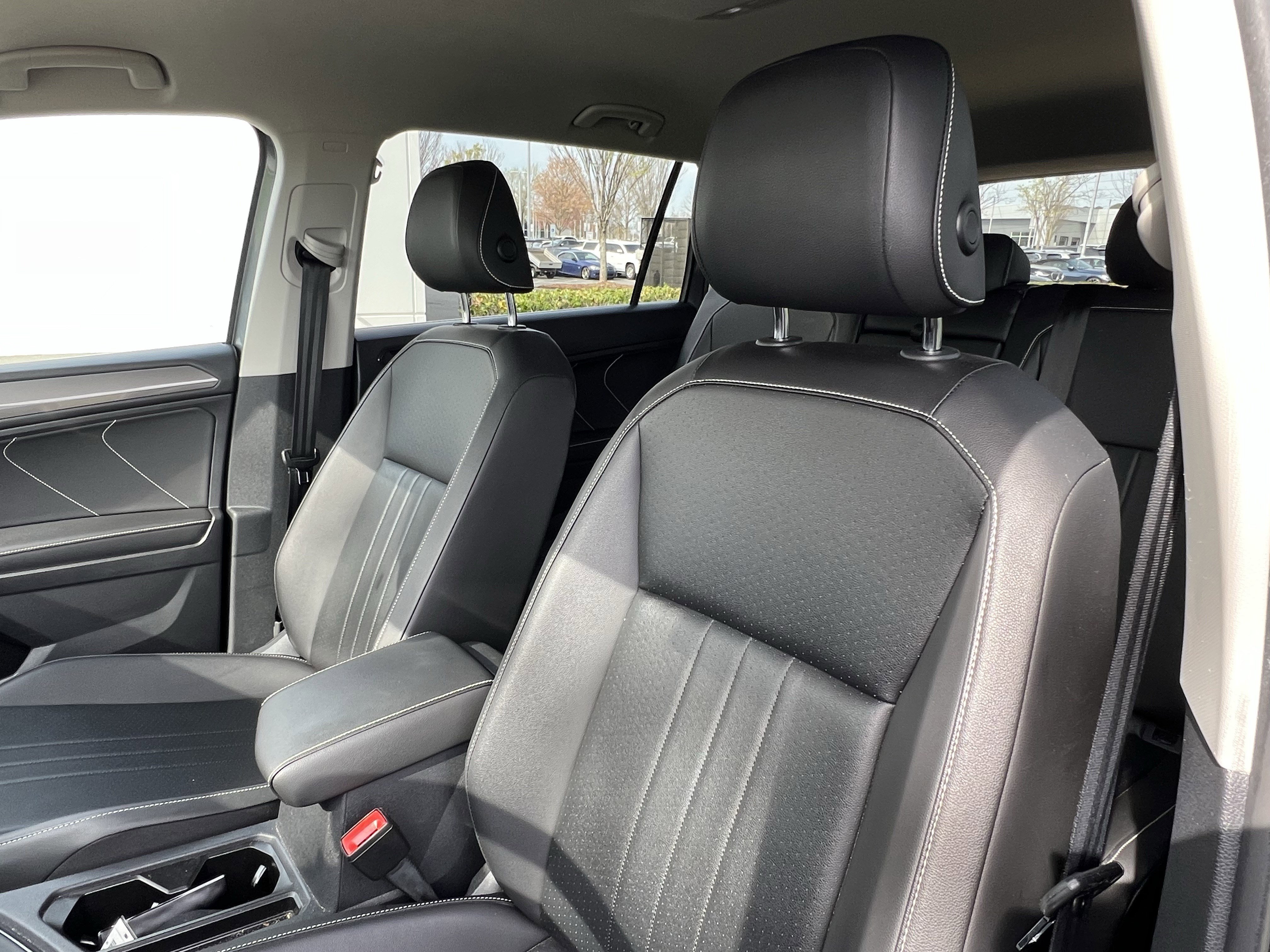 Used 2022 Volkswagen Tiguan SE image 16