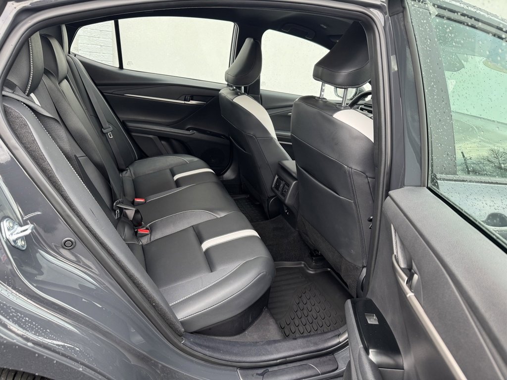 Used 2025 Toyota Camry SE w/ Convenience Package image 12