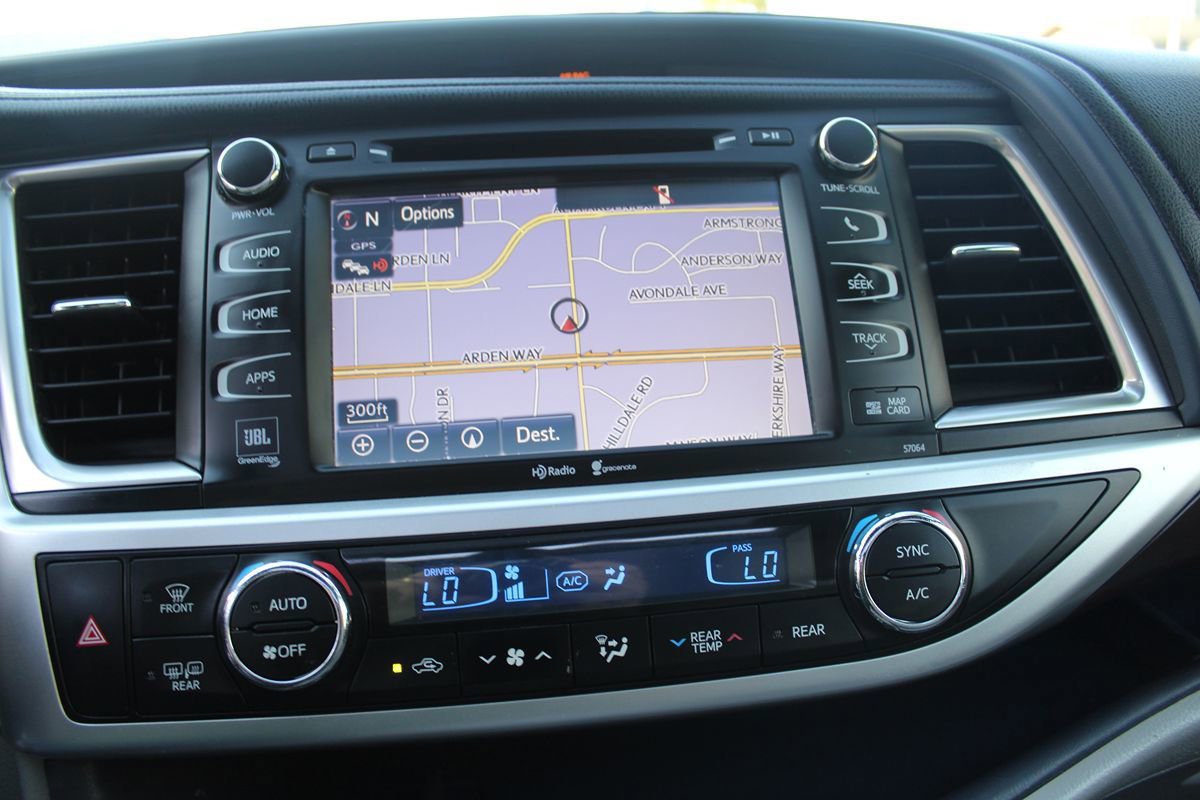 Used 2014 Toyota Highlander Limited AWD/4WD image 34