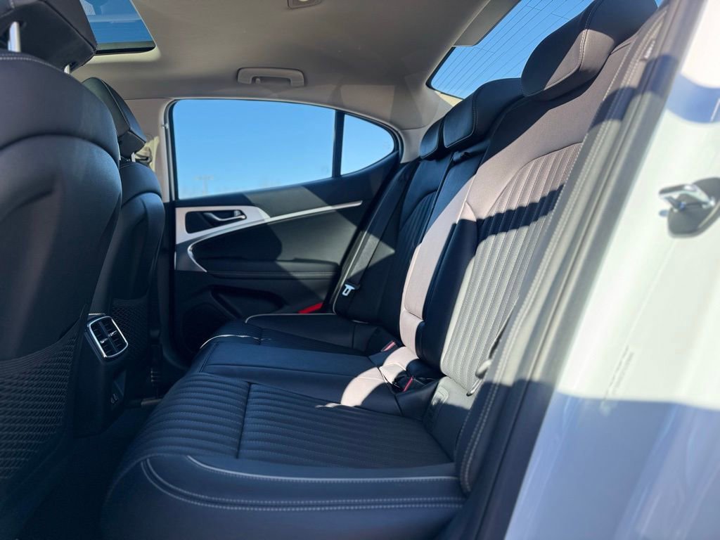 Used 2026 Genesis G70 2.5T Prestige image 21