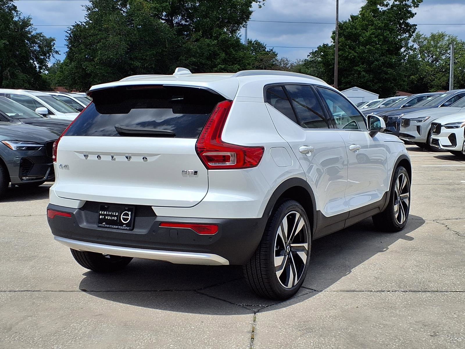 Certified 2023 Volvo XC40 B5 Plus w/ Driver Assist Package image 7