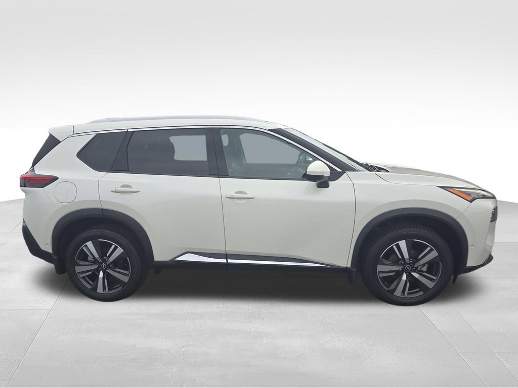 Used 2023 Nissan Rogue SL w/ SL Premium Package FWD image 6