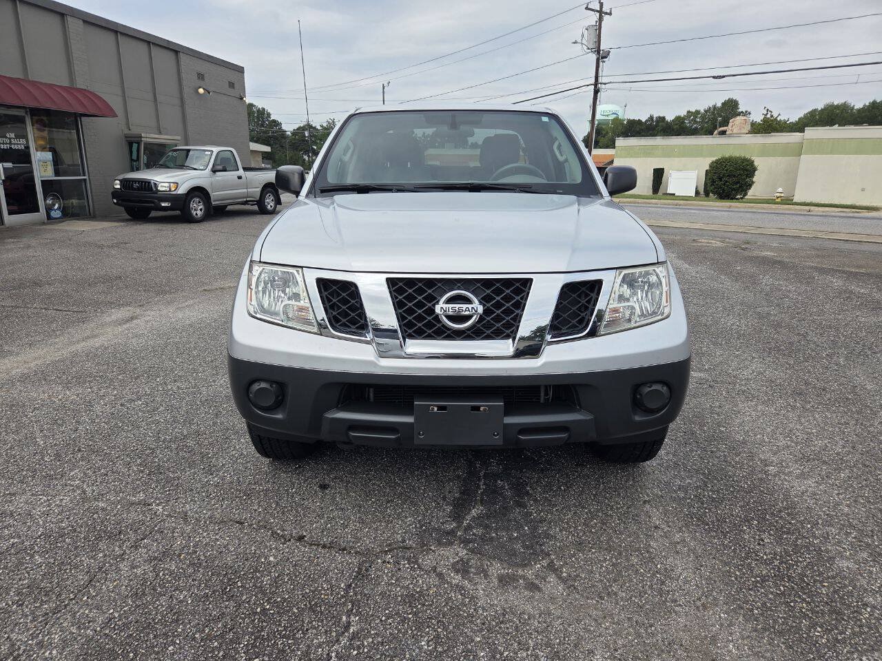 Used 2012 Nissan Frontier S AWD/4WD image 3