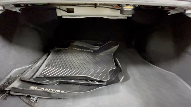 Certified 2023 Hyundai Elantra Limited w/ Winter Weather Package FWD image 13