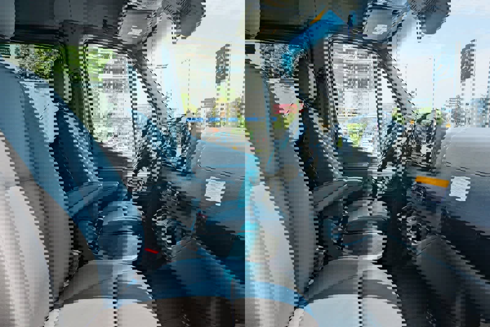 Used 2024 Mercedes-Benz Sprinter 2500 image 13