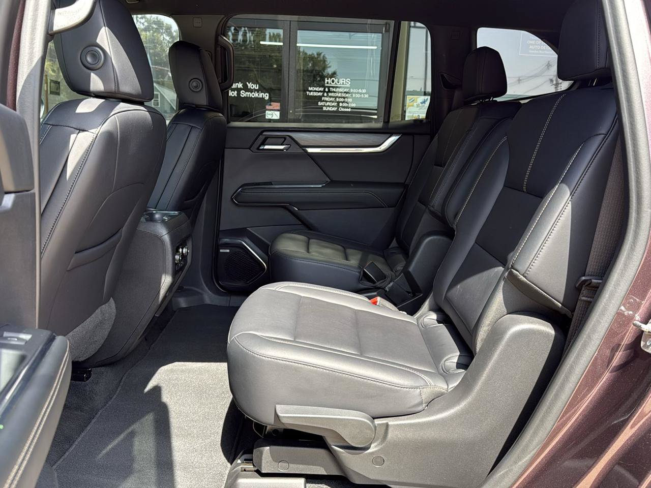 Used 2024 GMC Acadia Elevation AWD/4WD image 15
