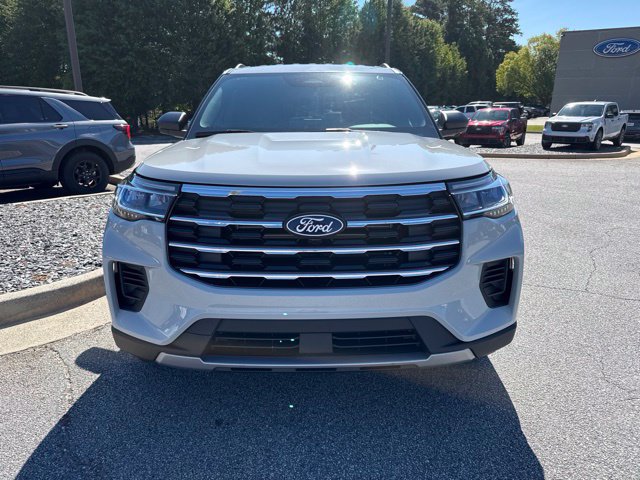 New 2027 Ford Explorer Active RWD image 4