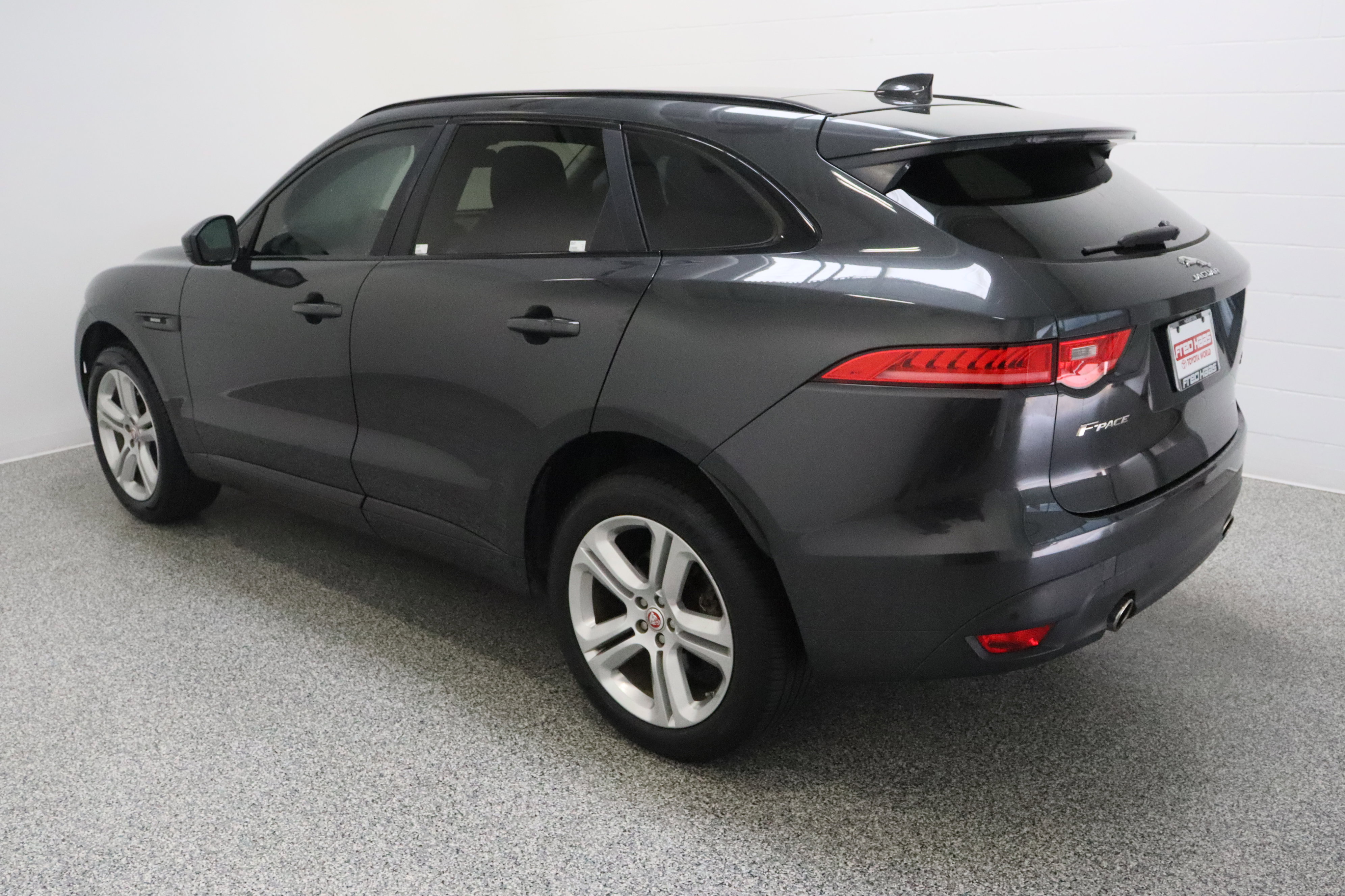 Used 2018 Jaguar F-PACE R-Sport AWD/4WD image 9