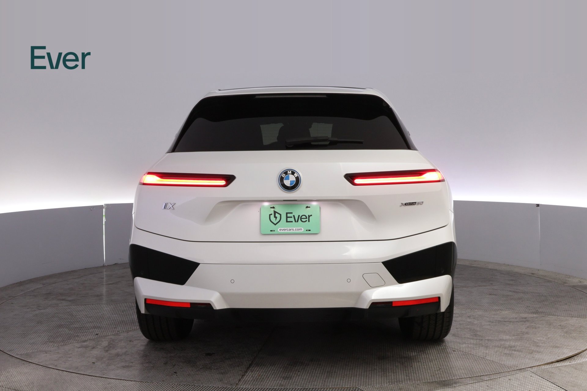 Used 2024 BMW iX xDrive50 w/ Sport Package AWD/4WD image 15