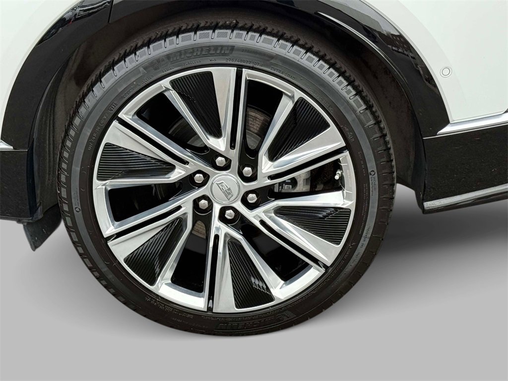 Certified 2024 Cadillac Lyriq Luxury w/ Nappa Leather Package image 13