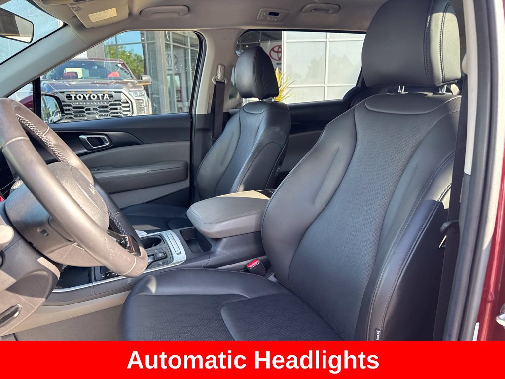 Used 2026 Kia Carnival FWD image 12