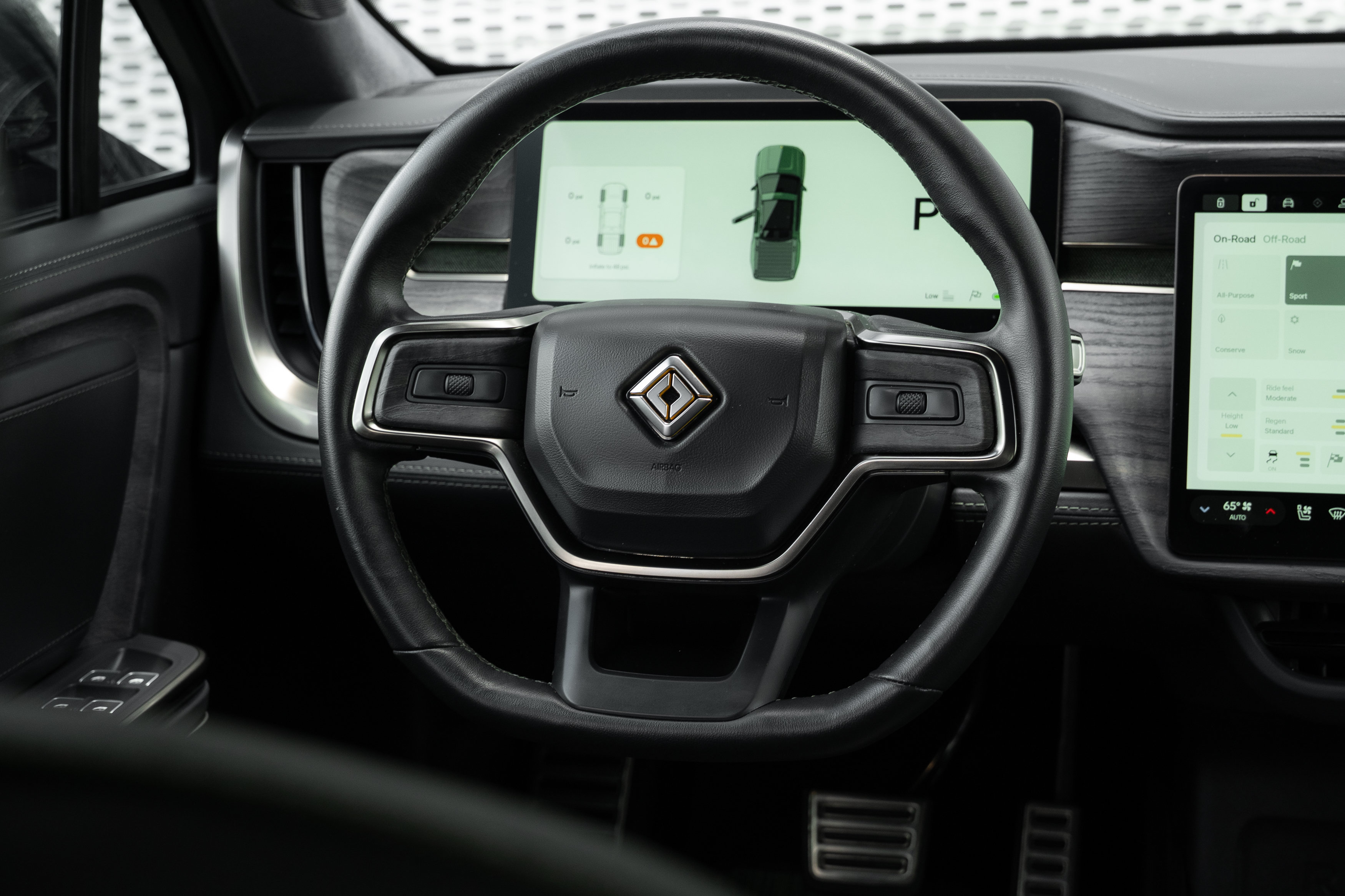 Used 2022 Rivian R1T Adventure AWD/4WD image 9