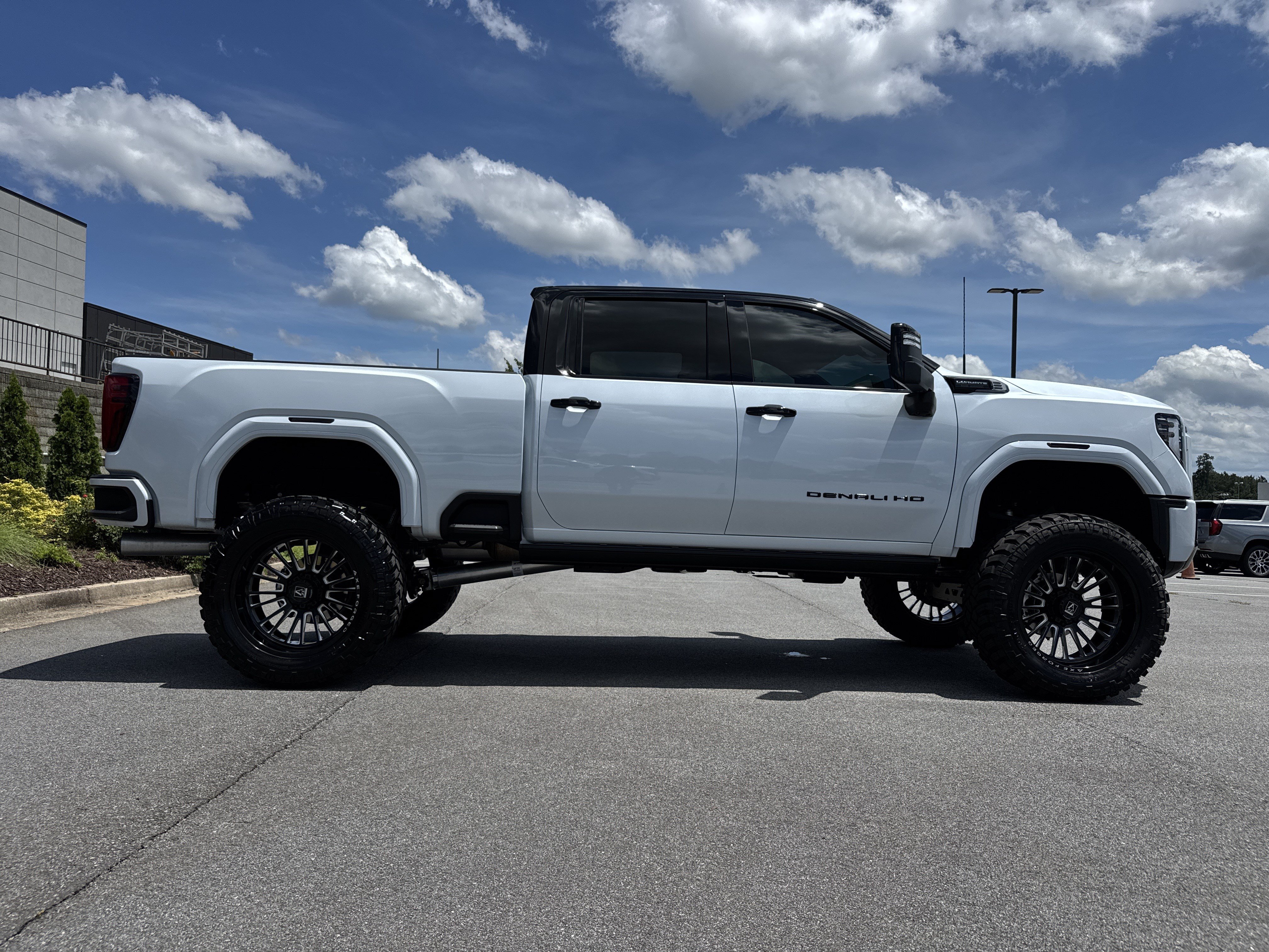Used 2026 GMC Sierra 2500 Denali Ultimate w/ Max Trailering Package AWD/4WD image 11