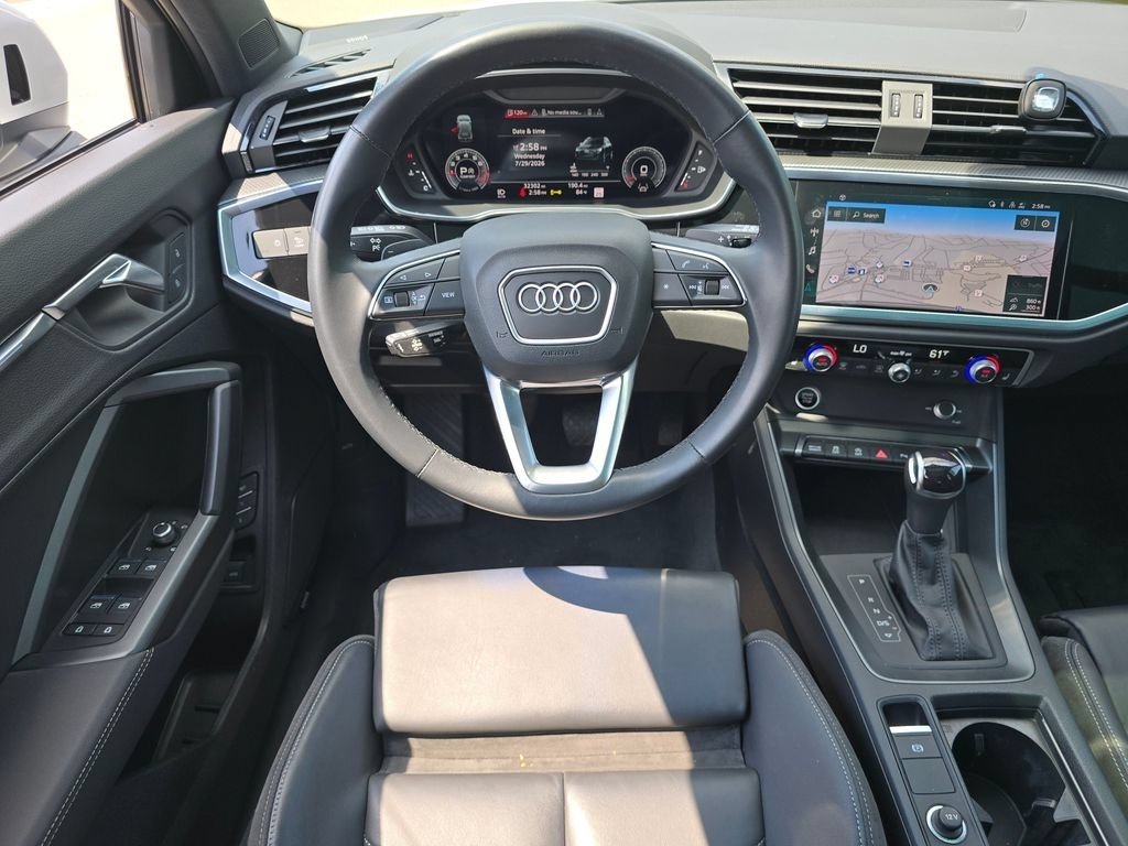 Used 2022 Audi Q3 2.0T Premium Plus w/ Premium Plus Package AWD/4WD image 4