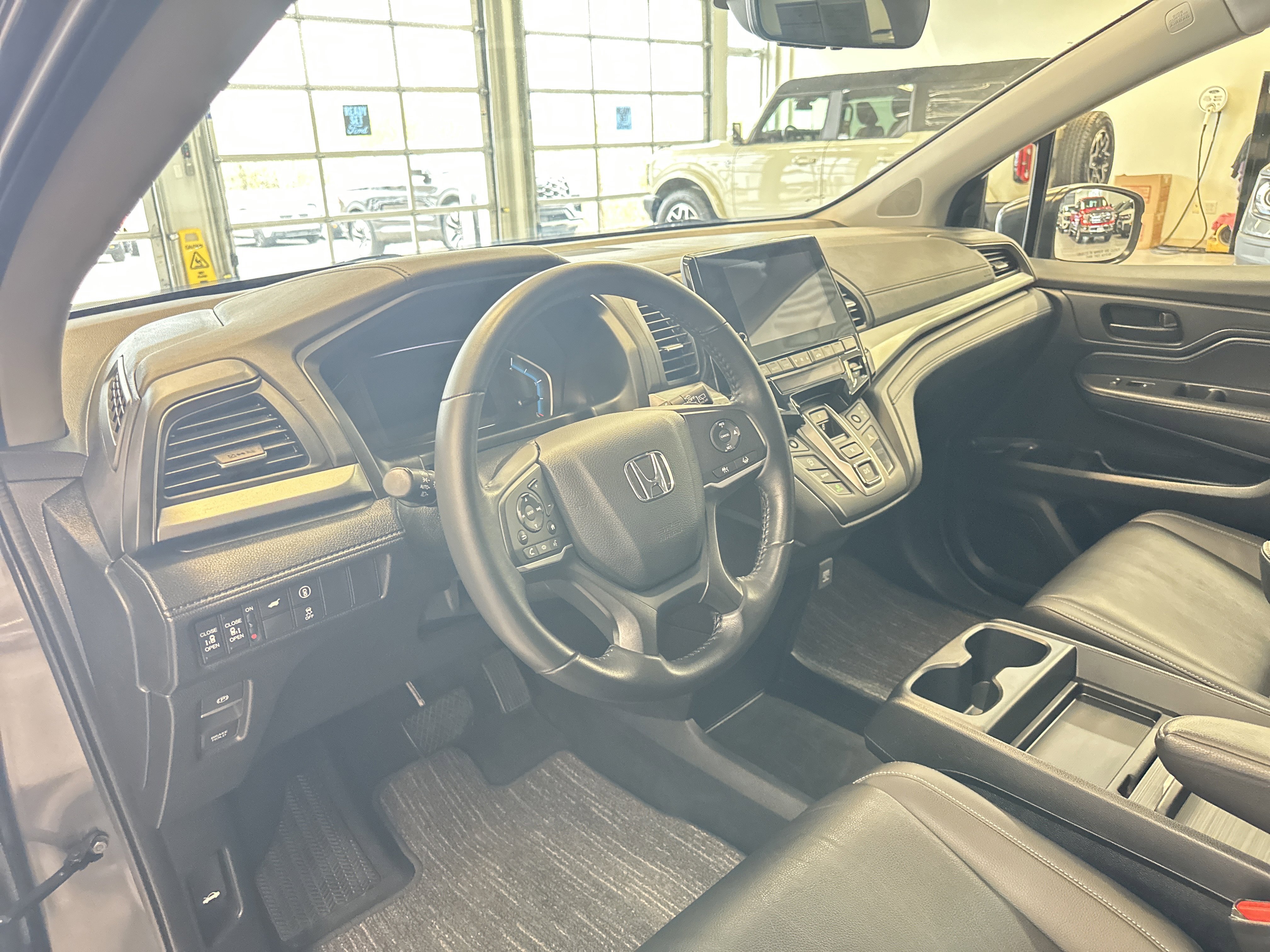 Used 2023 Honda Odyssey EX-L image 25