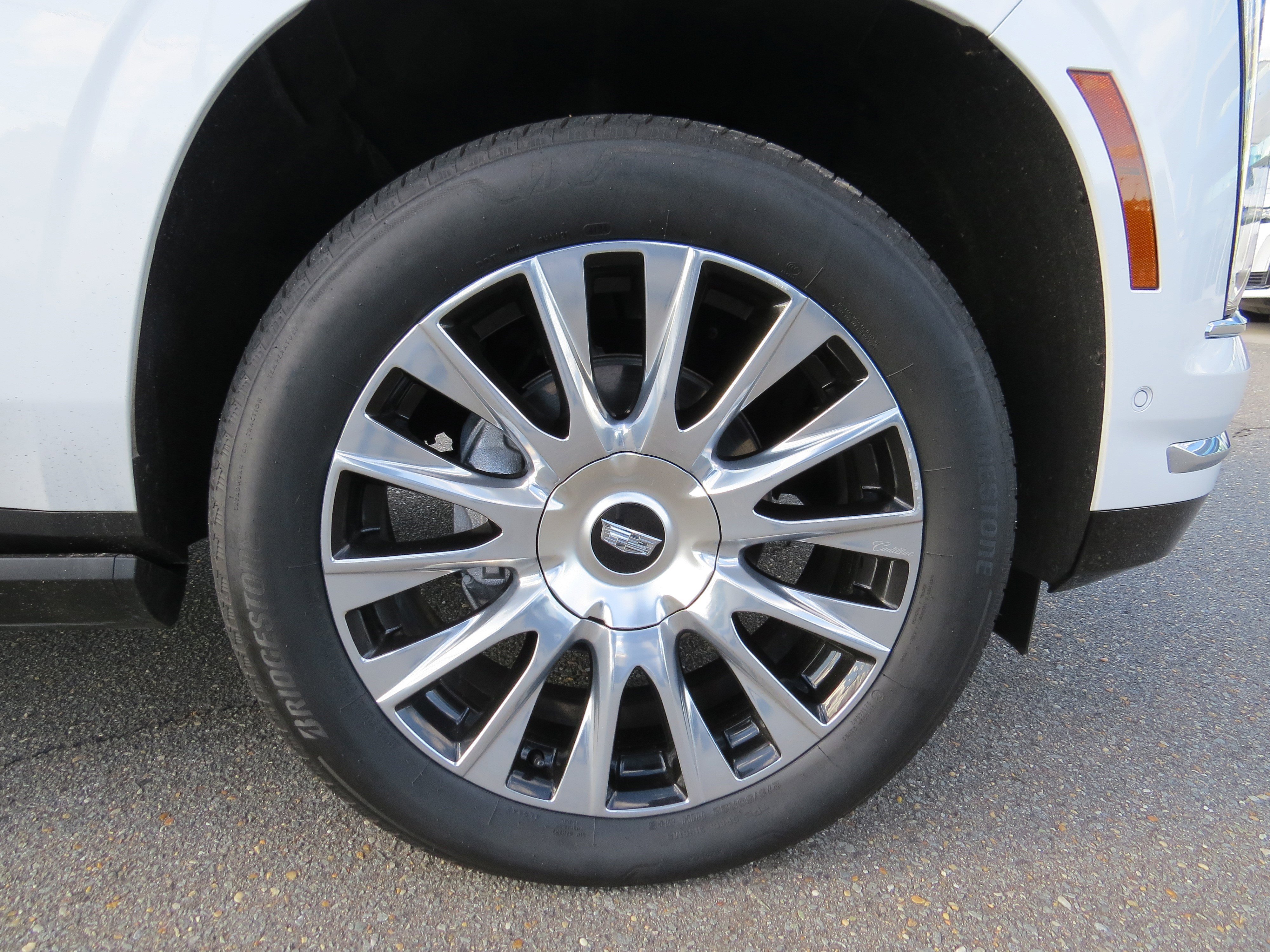 Certified 2025 Cadillac Escalade Premium Luxury Platinum image 10