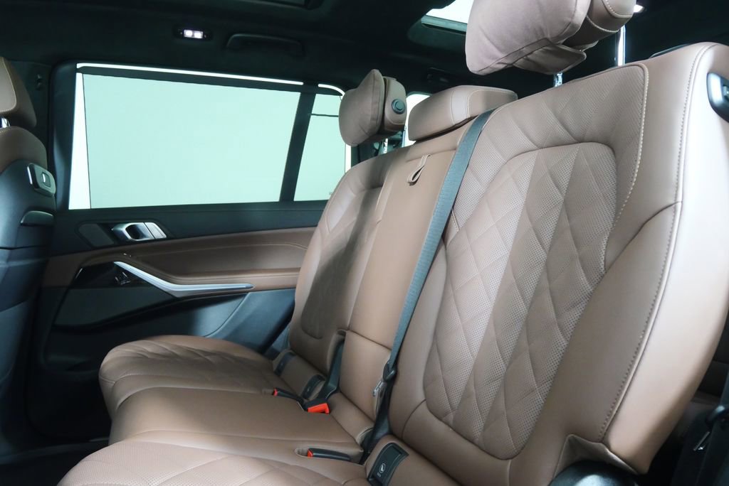 Used 2026 BMW X7 xDrive40i w/ Executive Package AWD/4WD image 15