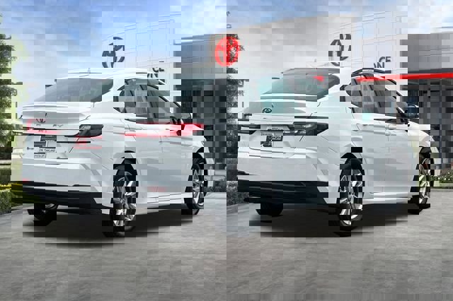 Certified 2025 Toyota Camry LE image 5