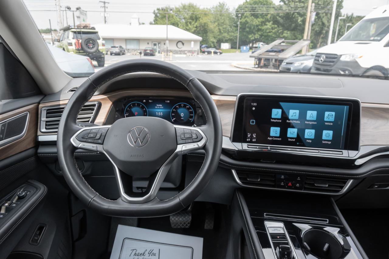 Used 2024 Volkswagen Atlas SE image 19