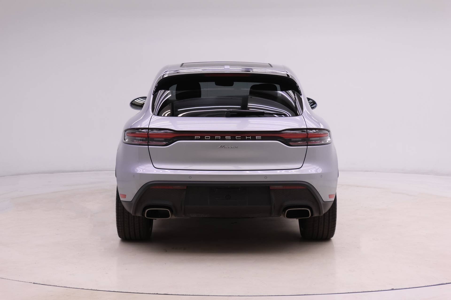 Used 2025 Porsche Macan image 7