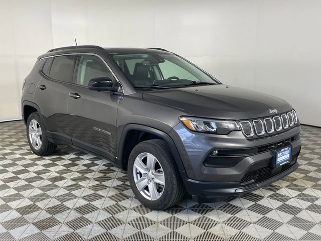 Used 2022 Jeep Compass Latitude w/ Sun and Sound Group AWD/4WD image 26