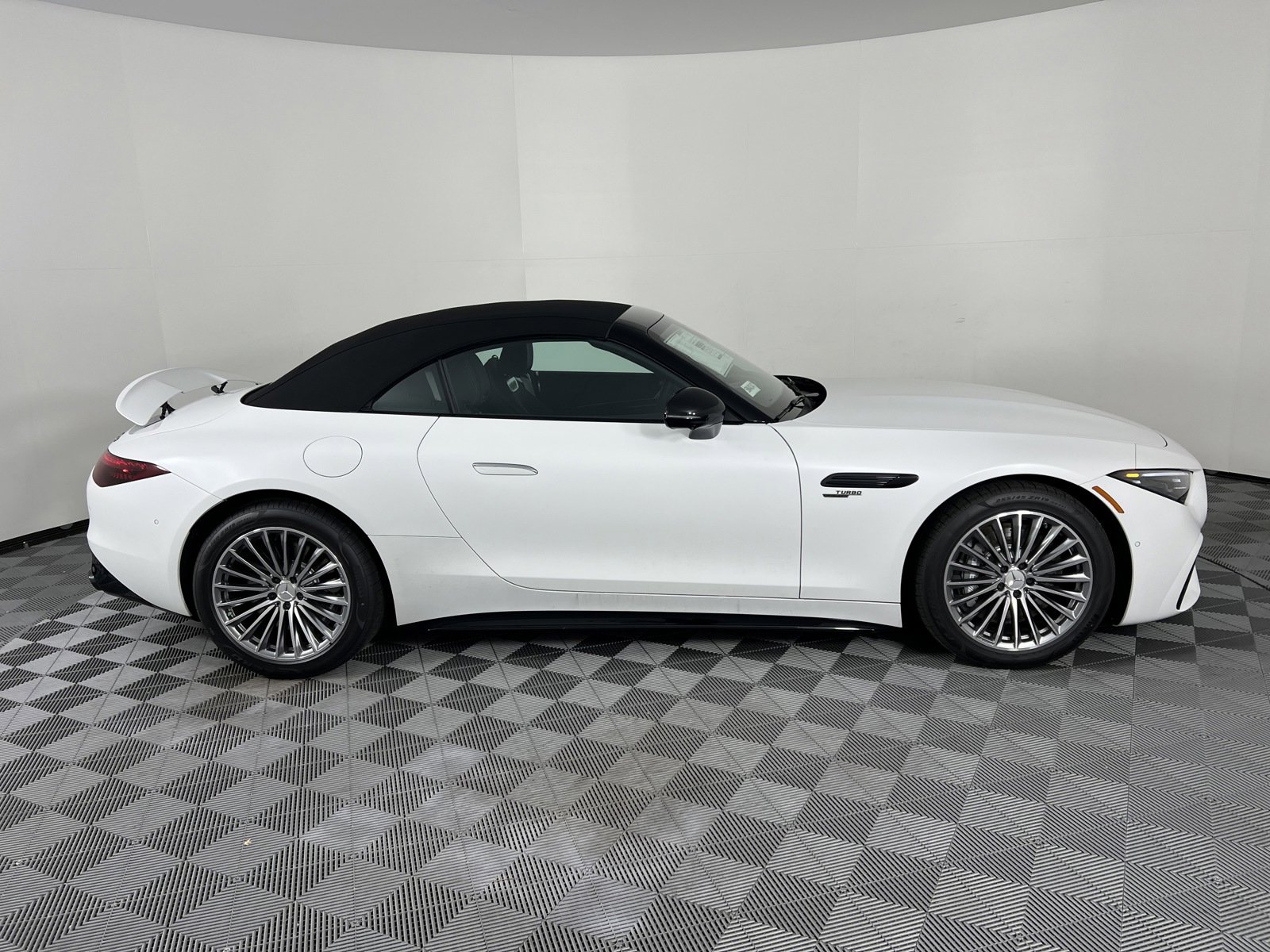 Used 2024 Mercedes-Benz SL 43 AMG image 14