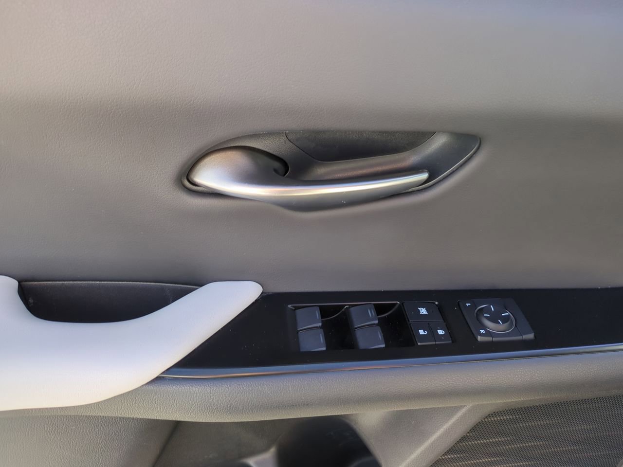 Certified 2021 Lexus UX 250h image 15