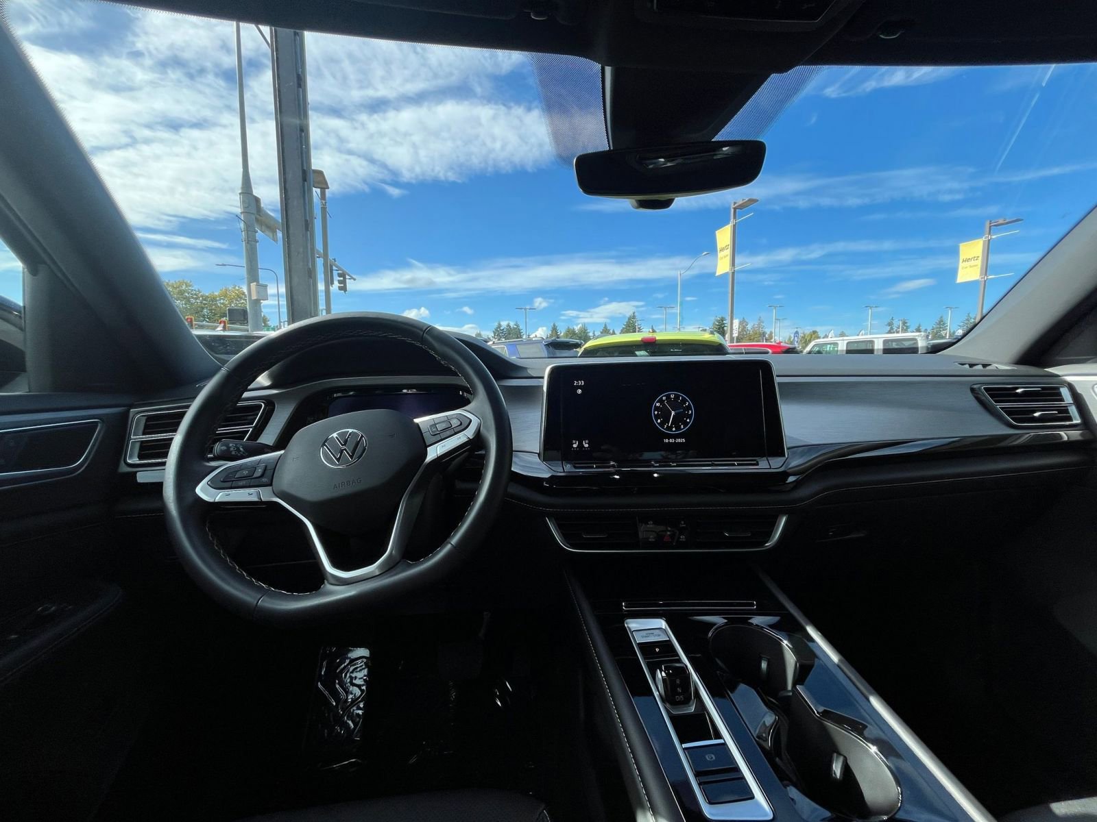 Used 2025 Volkswagen Atlas Cross Sport SE image 33