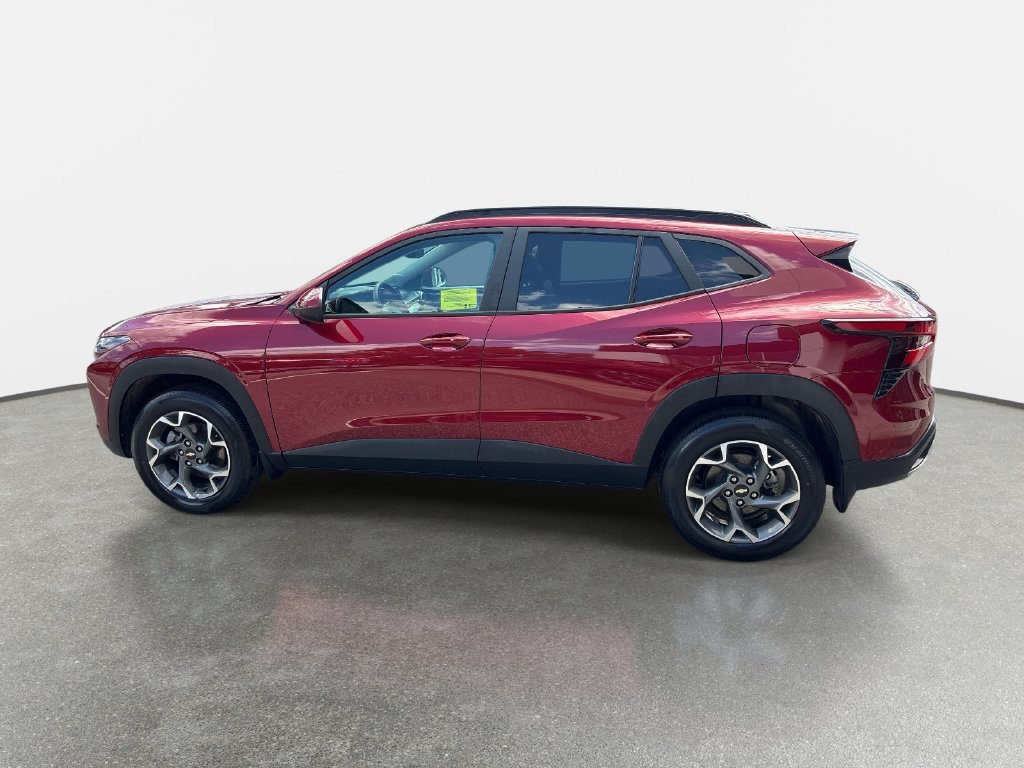 Used 2024 Chevrolet Trax LT w/ Driver Confidence Package FWD image 7
