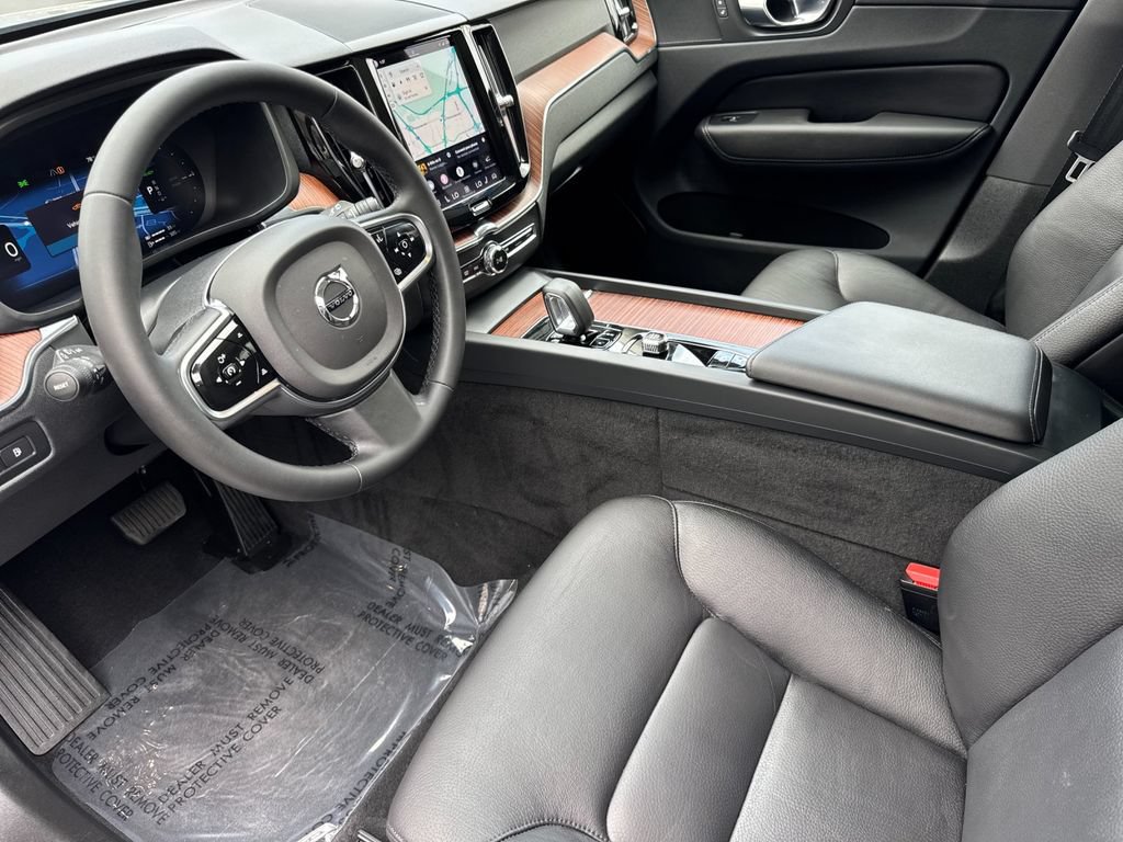 Certified 2023 Volvo XC60 T8 Plus AWD/4WD image 9