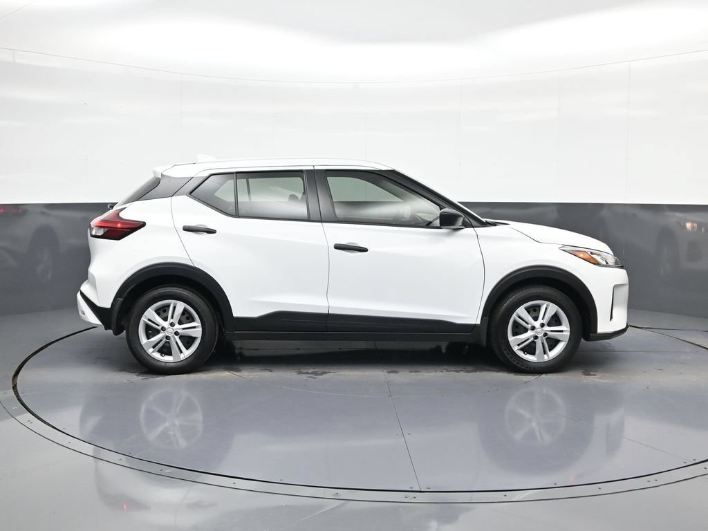 Certified 2025 Nissan Kicks Play S FWD image 11