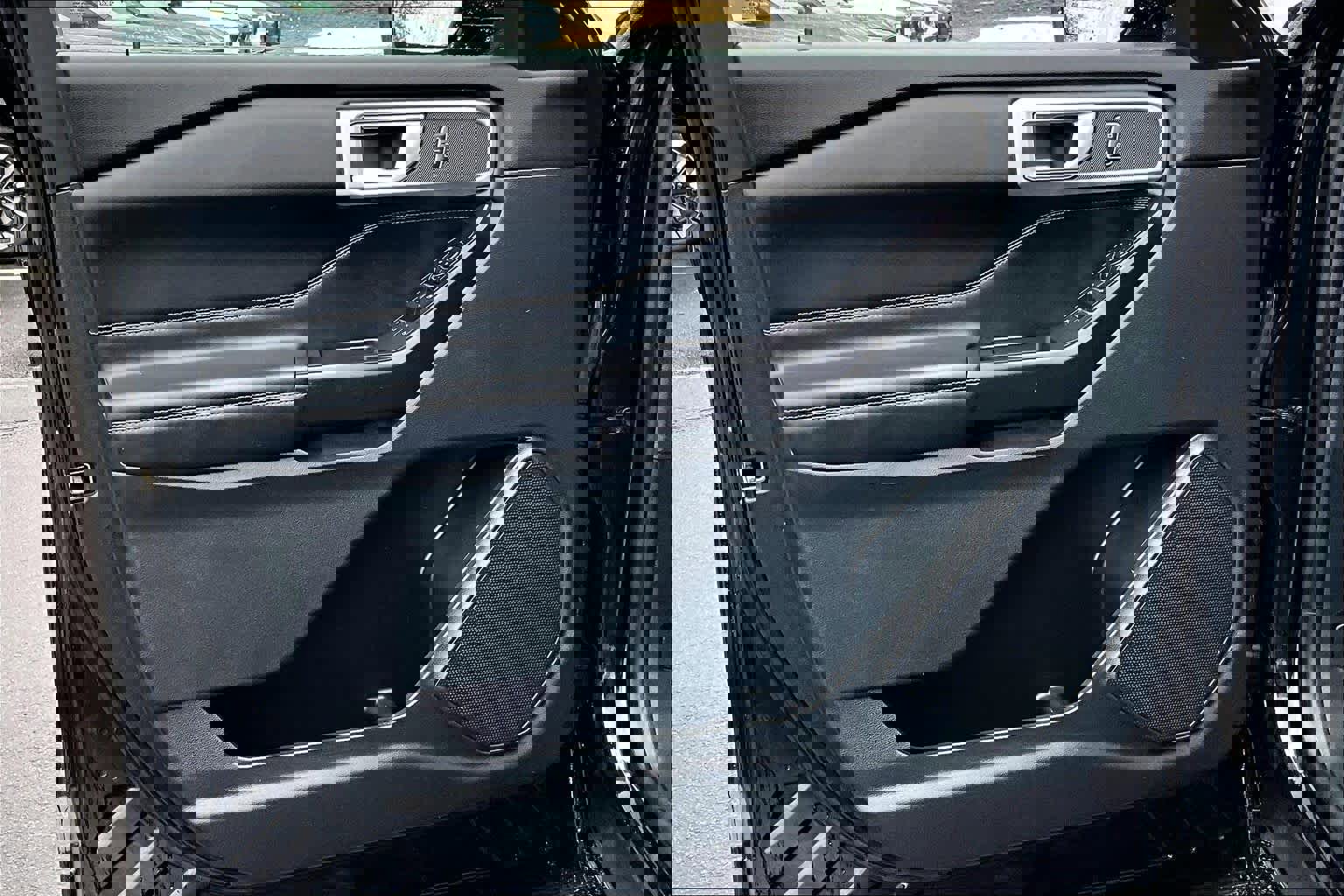 Used 2020 Ford Explorer XLT w/ Equipment Group 202A image 21