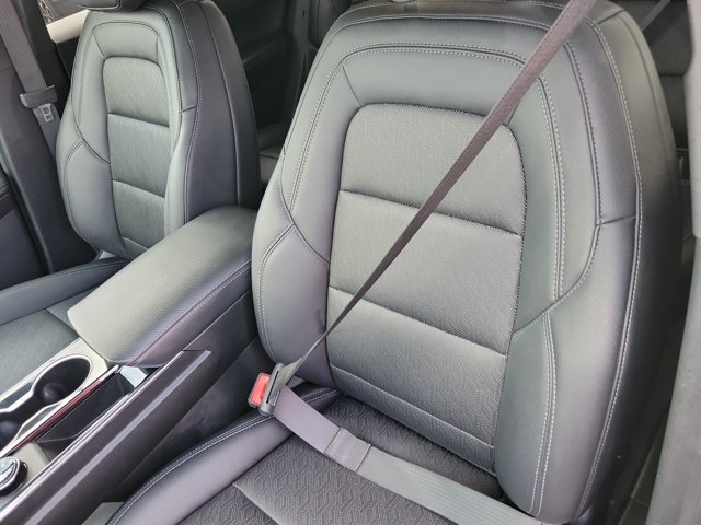 Used 2026 Chevrolet Equinox LT w/ Convenience Package II FWD image 7