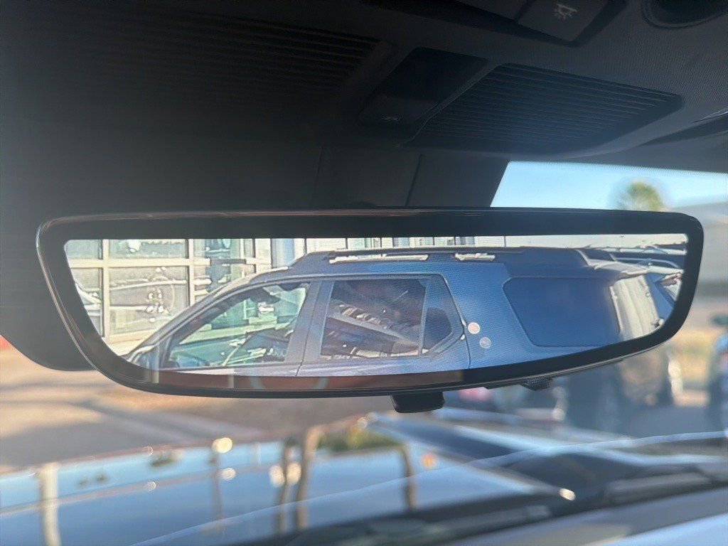 Used 2025 GMC Hummer EV 2X w/ LPO, Sport Package image 11