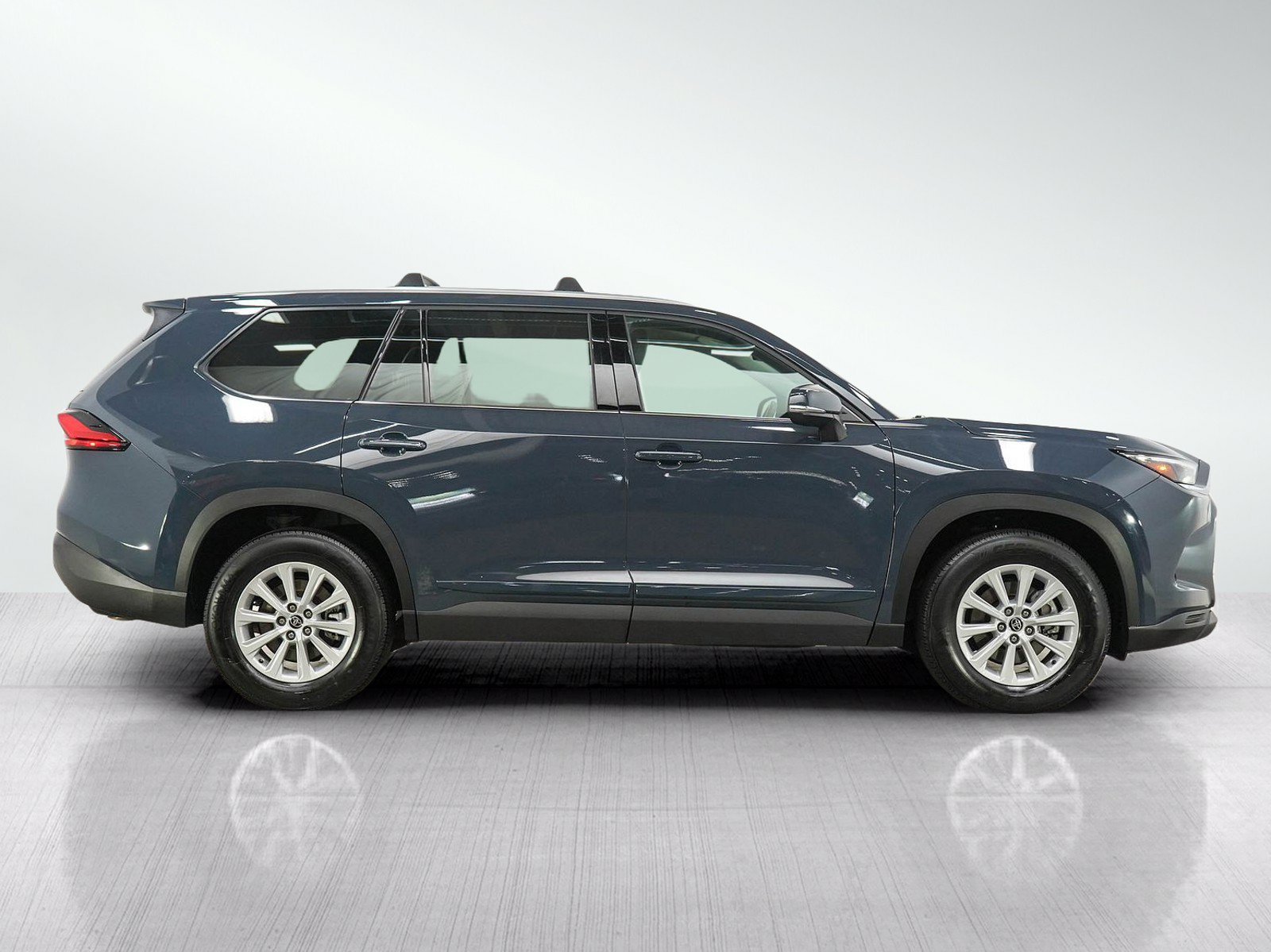 Used 2024 Toyota Grand Highlander AWD image 6