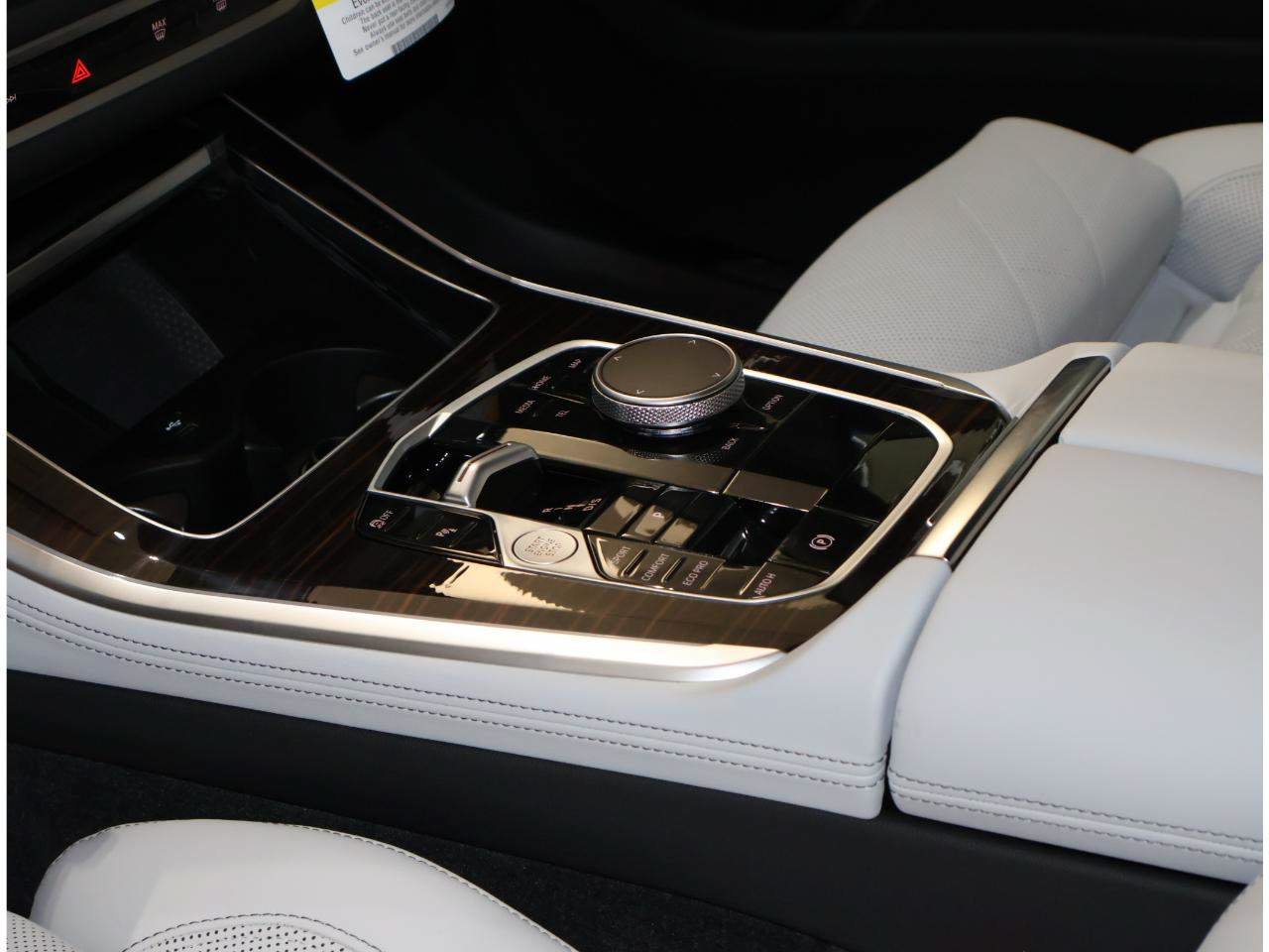 Used 2026 BMW X5 sDrive40i w/ Climate Comfort Package RWD image 12