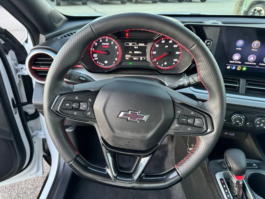 Used 2025 Chevrolet Trax RS w/ Driver Confidence Package image 12