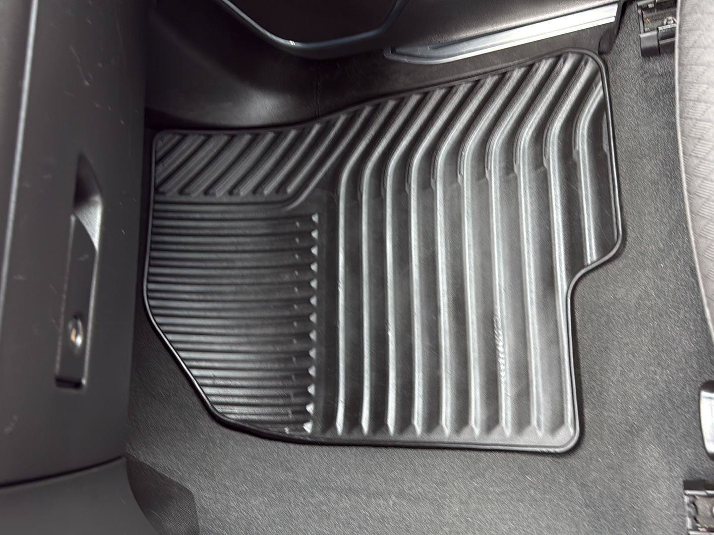 Used 2023 Chevrolet Silverado 1500 LT AWD/4WD image 18