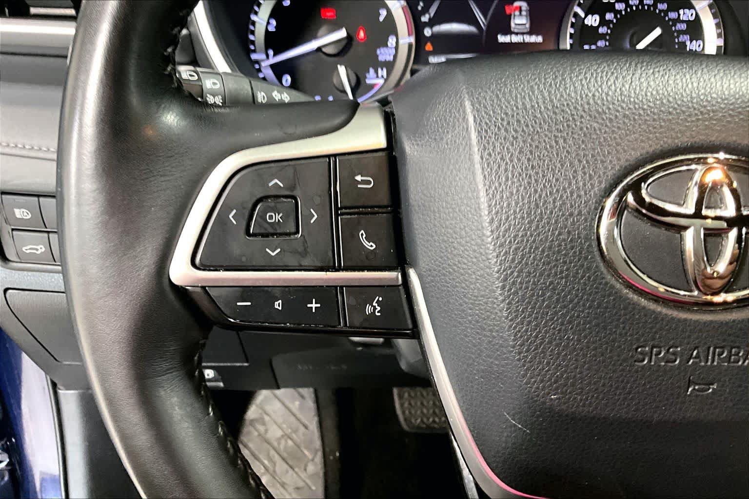 Used 2022 Toyota Highlander XSE FWD image 47