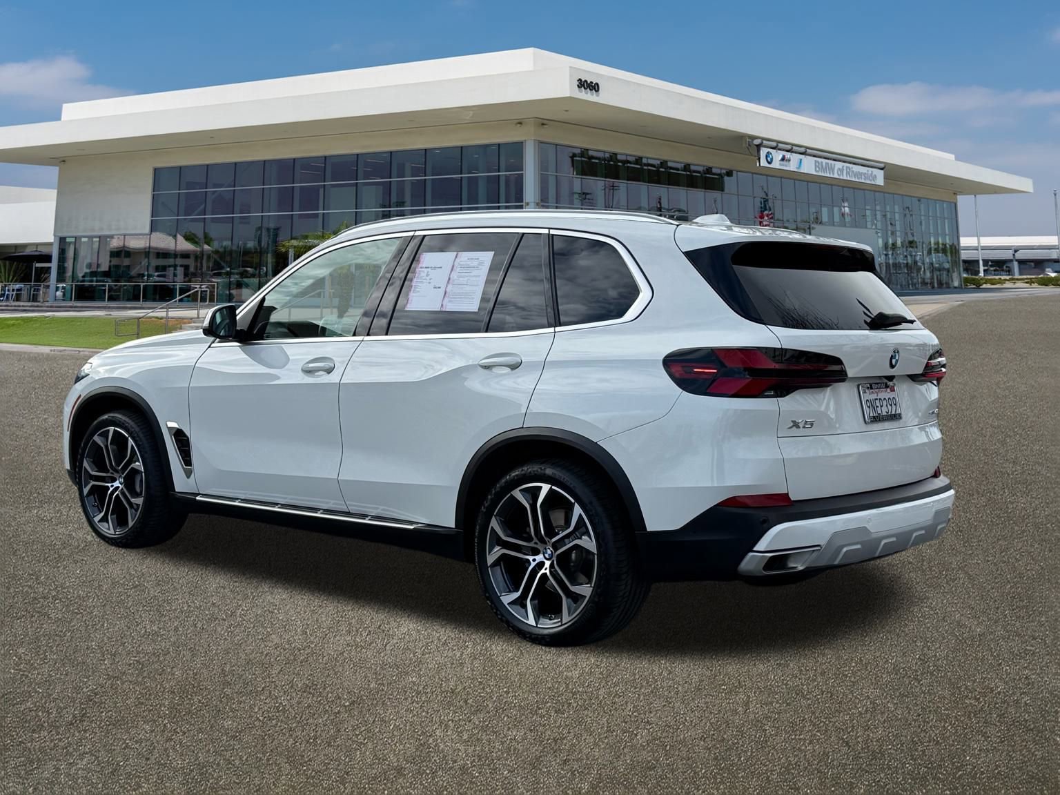 Certified 2025 BMW X5 sDrive40i w/ Premium Package image 9